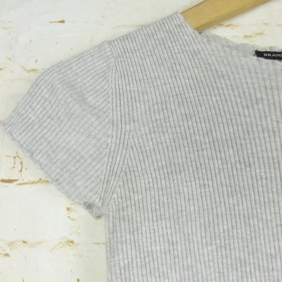 Brandy Melville Ribbed Crop Top Womens One Size Gray Lettuce Hem Short Sleeve - Picture 5 of 9